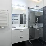 Centre Point Ilumino Apartment